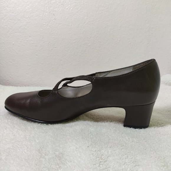 Trotters Women's Jamie Cross Strap Pumps  Size 7.5 - Picture 2 of 8